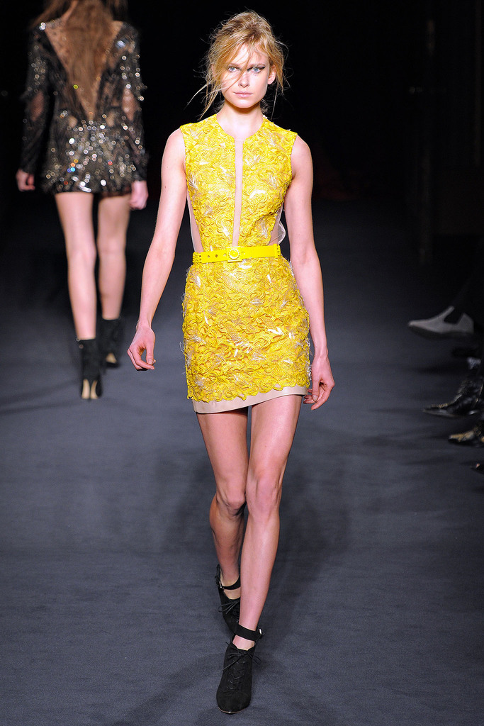 Julien Macdonald 2013ﶬŮװϵУ׶ʱװܣͼƬ