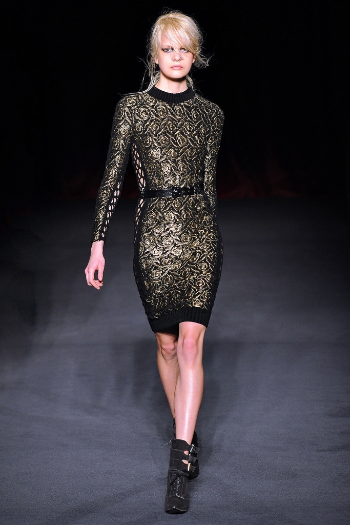 Julien Macdonald 2013ﶬŮװϵУ׶ʱװܣͼƬ