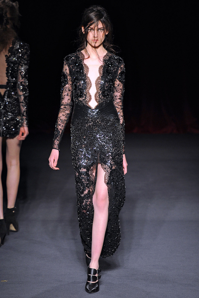 Julien Macdonald 2013ﶬŮװϵУ׶ʱװܣͼƬ