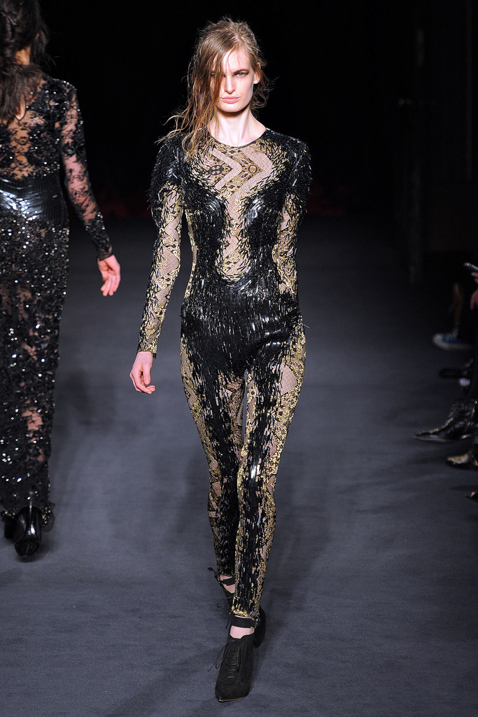 Julien Macdonald 2013ﶬŮװϵУ׶ʱװܣͼƬ