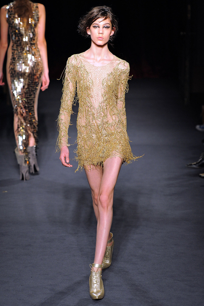 Julien Macdonald 2013ﶬŮװϵУ׶ʱװܣͼƬ