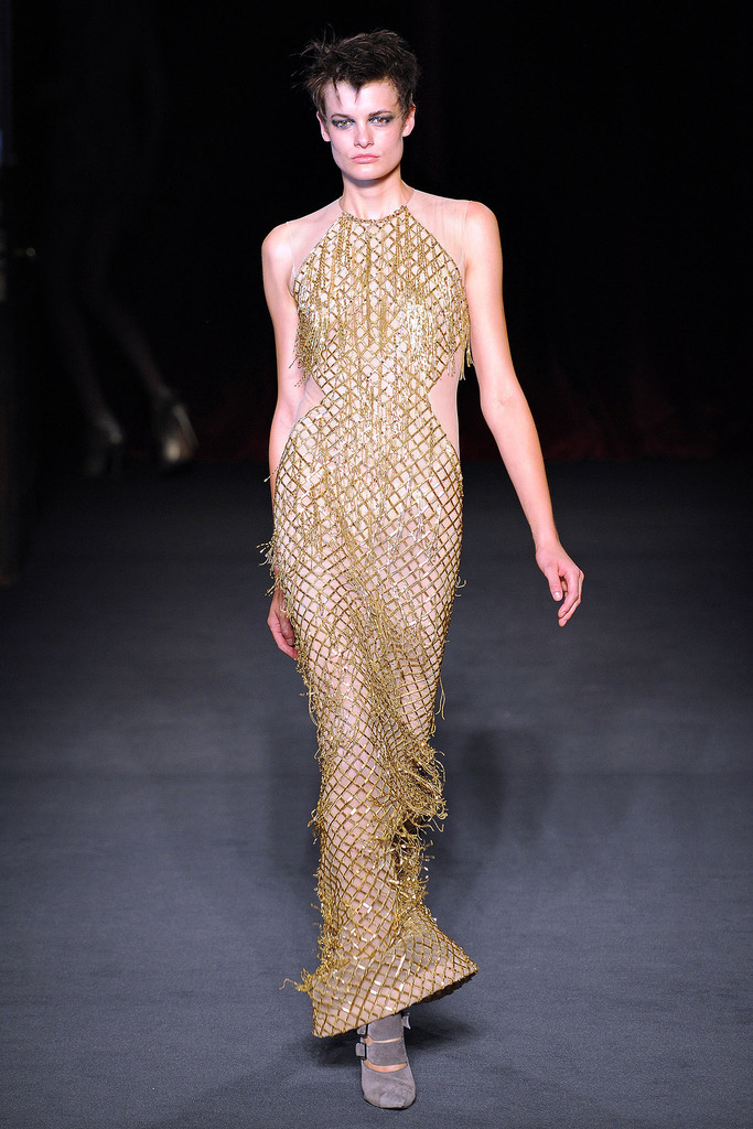 Julien Macdonald 2013ﶬŮװϵУ׶ʱװܣͼƬ