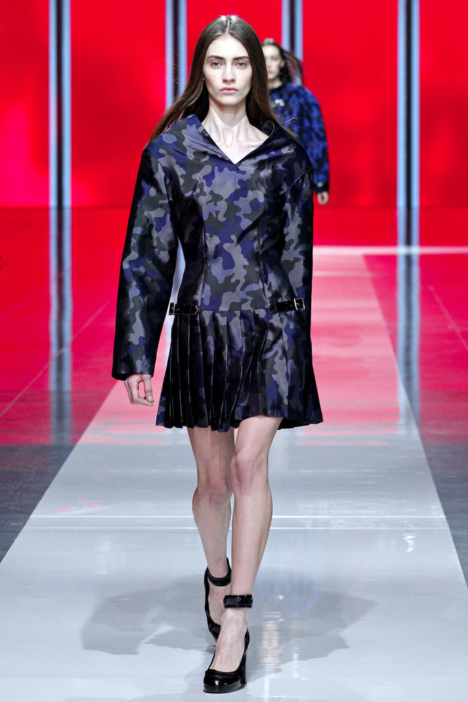 Christopher Kane 2013ﶬŮװϵУ׶ʱװܣͼƬ