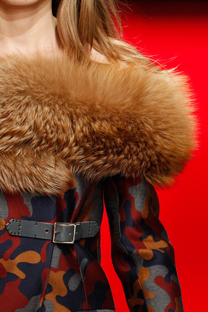 Christopher Kane 2013ﶬŮbϵУؕrbܣDƬ