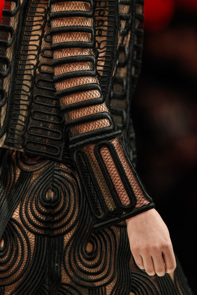 Christopher Kane 2013ﶬŮװϵУ׶ʱװܣͼƬ