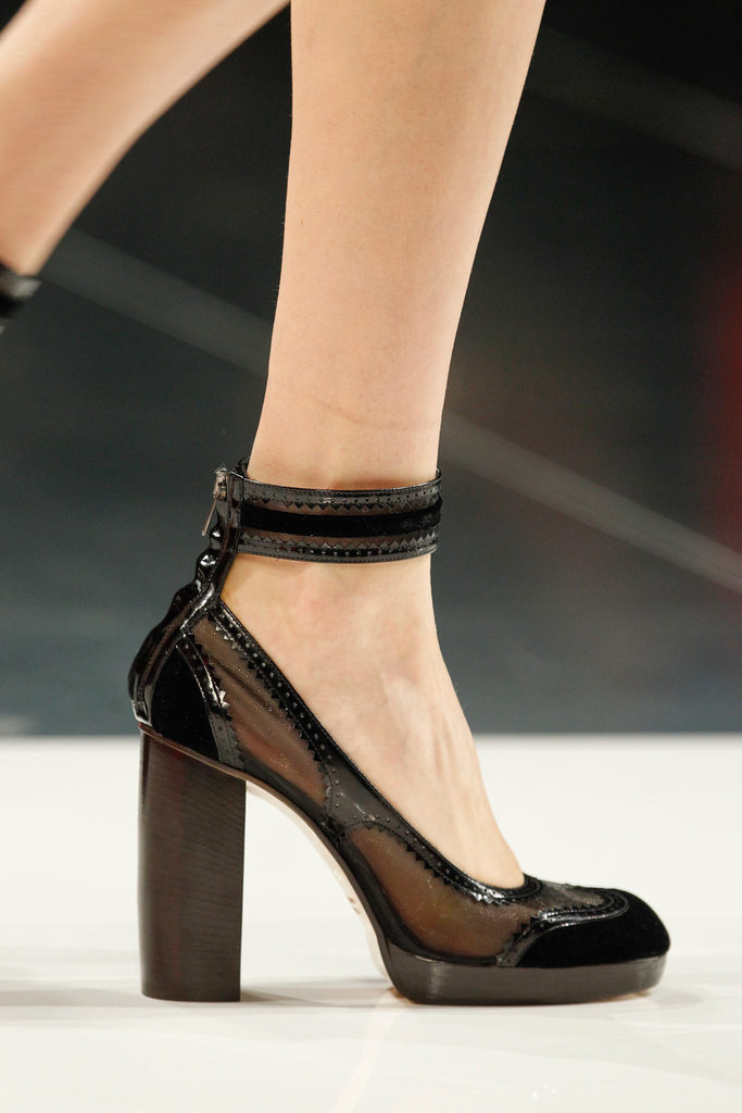 Christopher Kane 2013ﶬŮװϵУ׶ʱװܣͼƬ