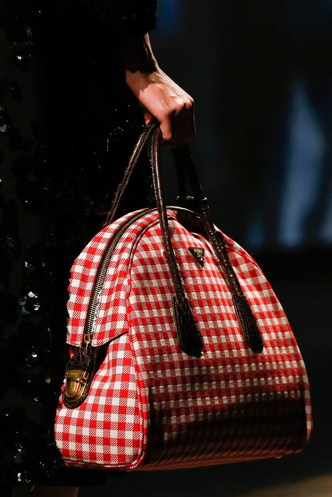 Prada 2013�ﶬŮװϵ�У�����ʱװ�ܣ�����ͼƬ