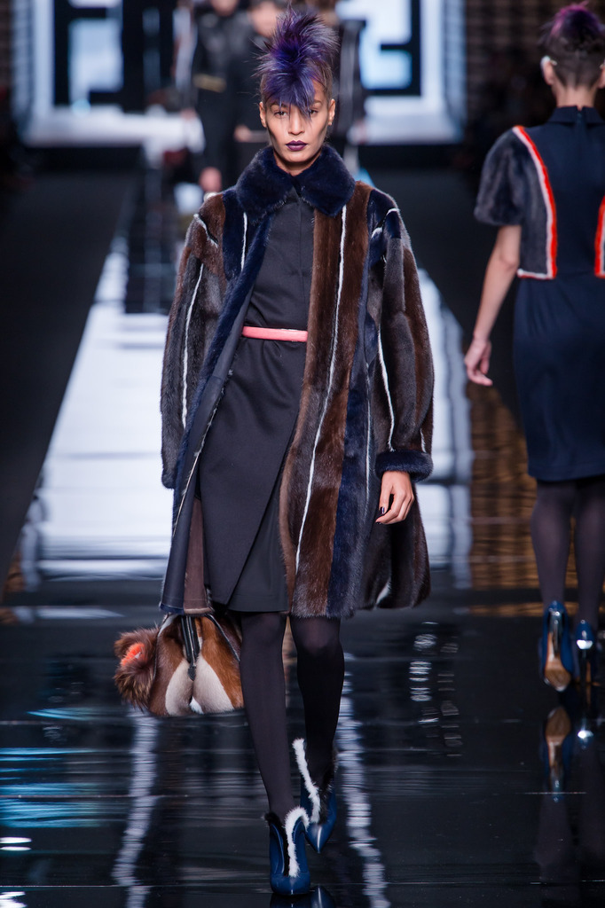 Fendi 2013ﶬŮװϵУʱװܣͼƬ