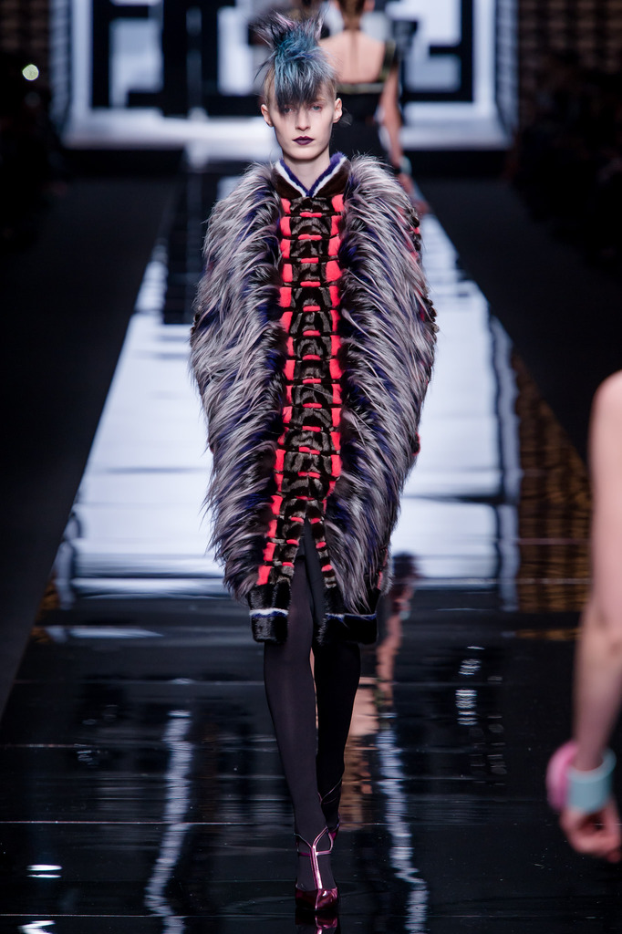 Fendi 2013ﶬŮbϵУmr(sh)bܣDƬ