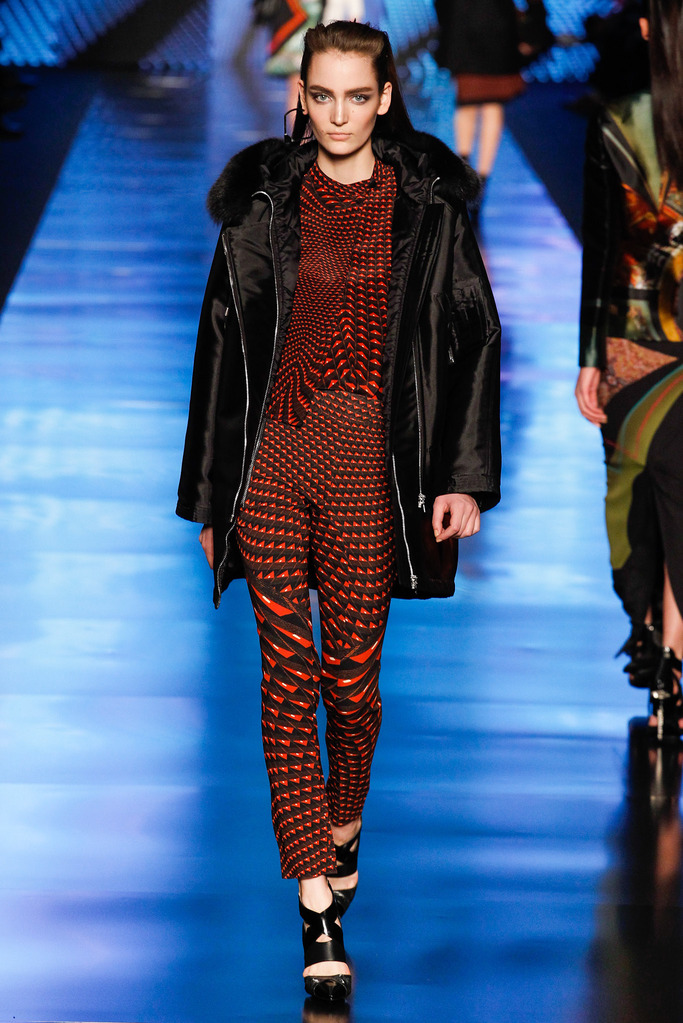 Etro 2013ﶬŮװϵУŮװܣͼƬ