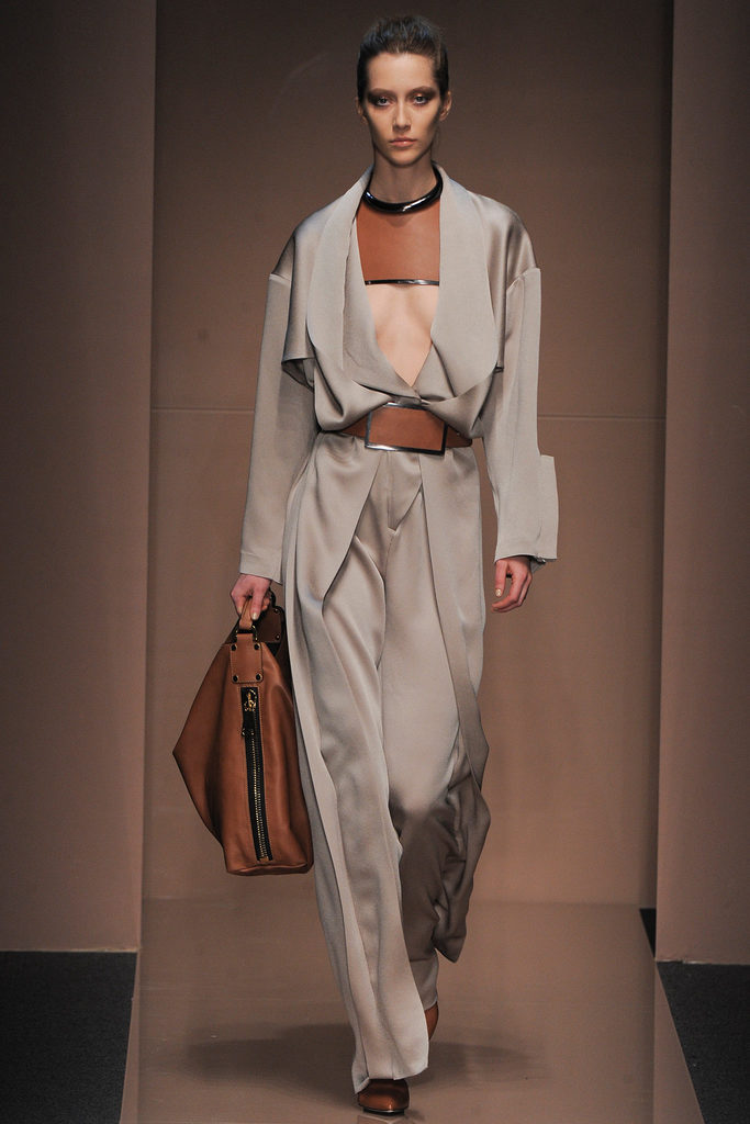 Gianfranco Ferre 2013ﶬŮbϵУmrbܣDƬ