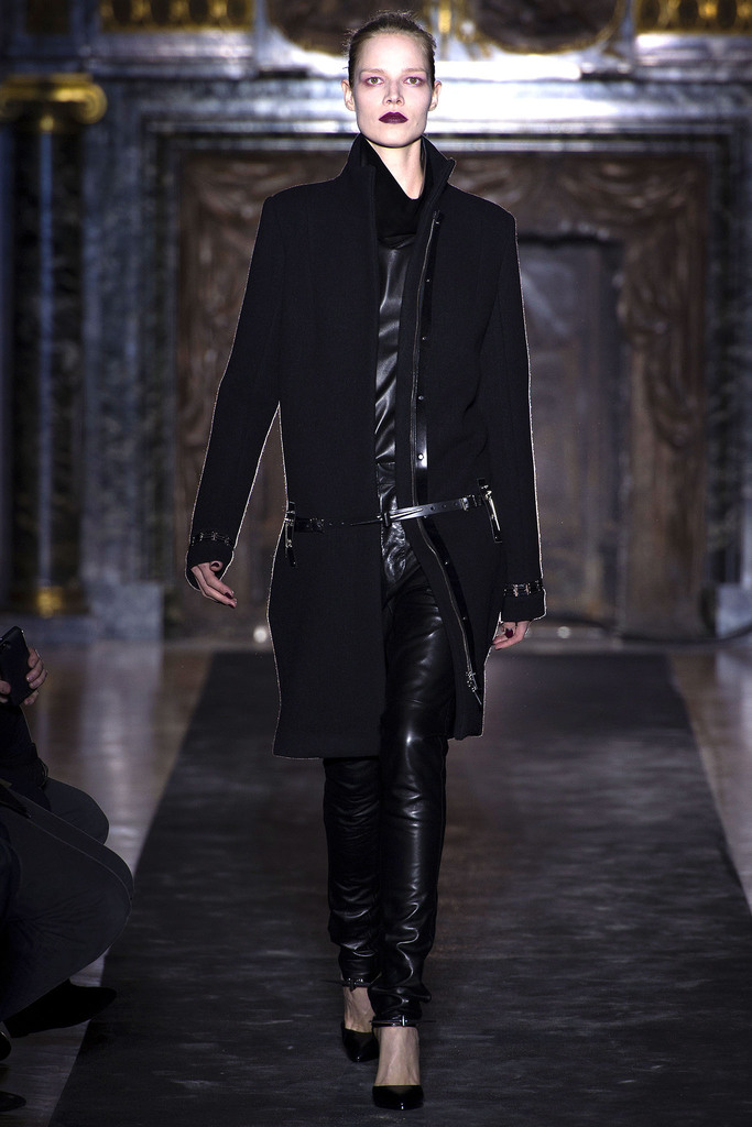 Anthony Vaccarello 2013ﶬŮװϵУʱװܣͼƬ