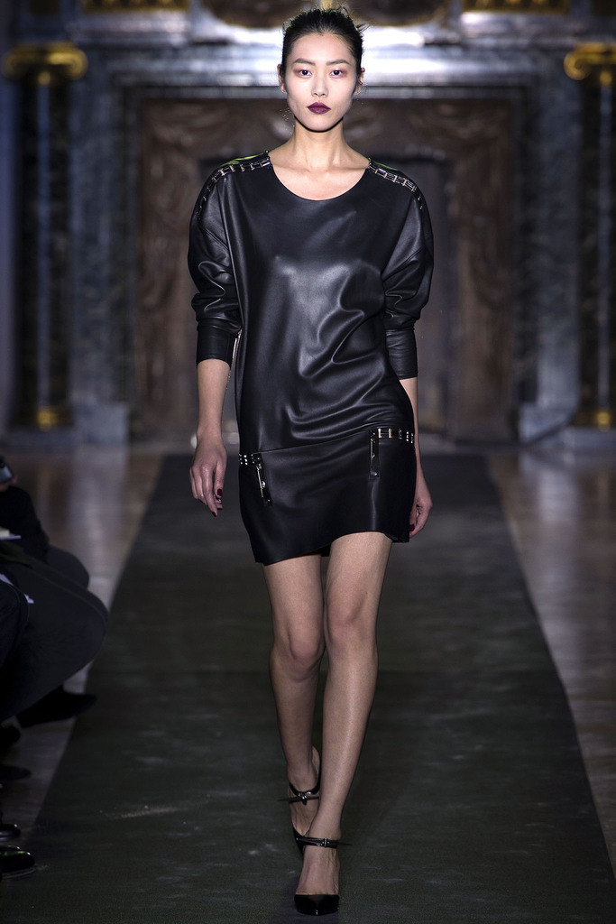 Anthony Vaccarello 2013ﶬŮװϵУʱװܣͼƬ