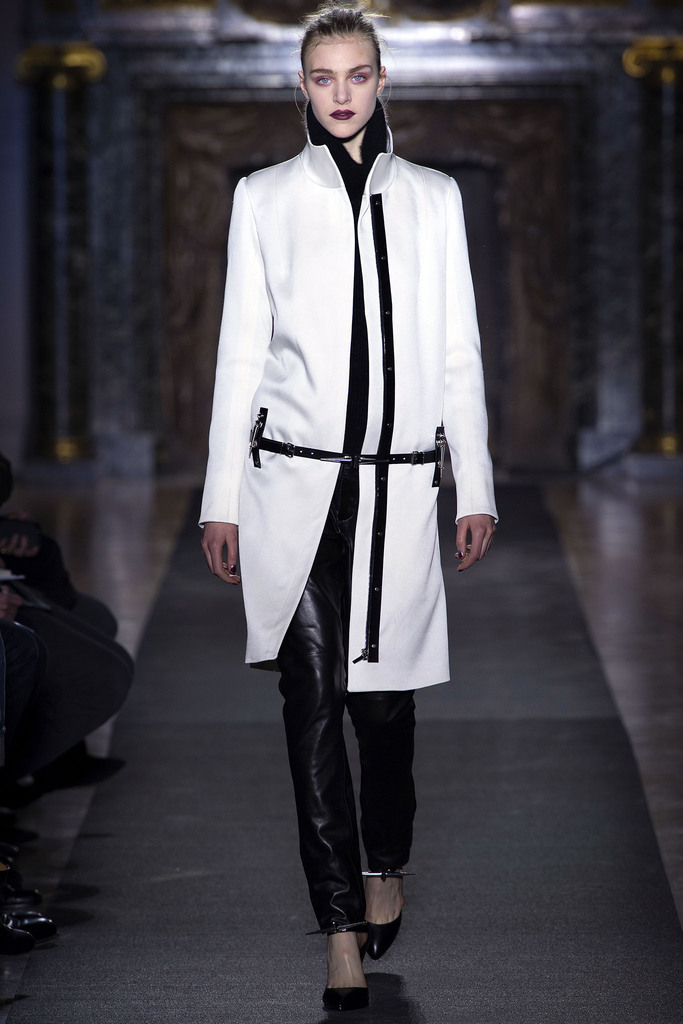 Anthony Vaccarello 2013ﶬŮװϵУʱװܣͼƬ