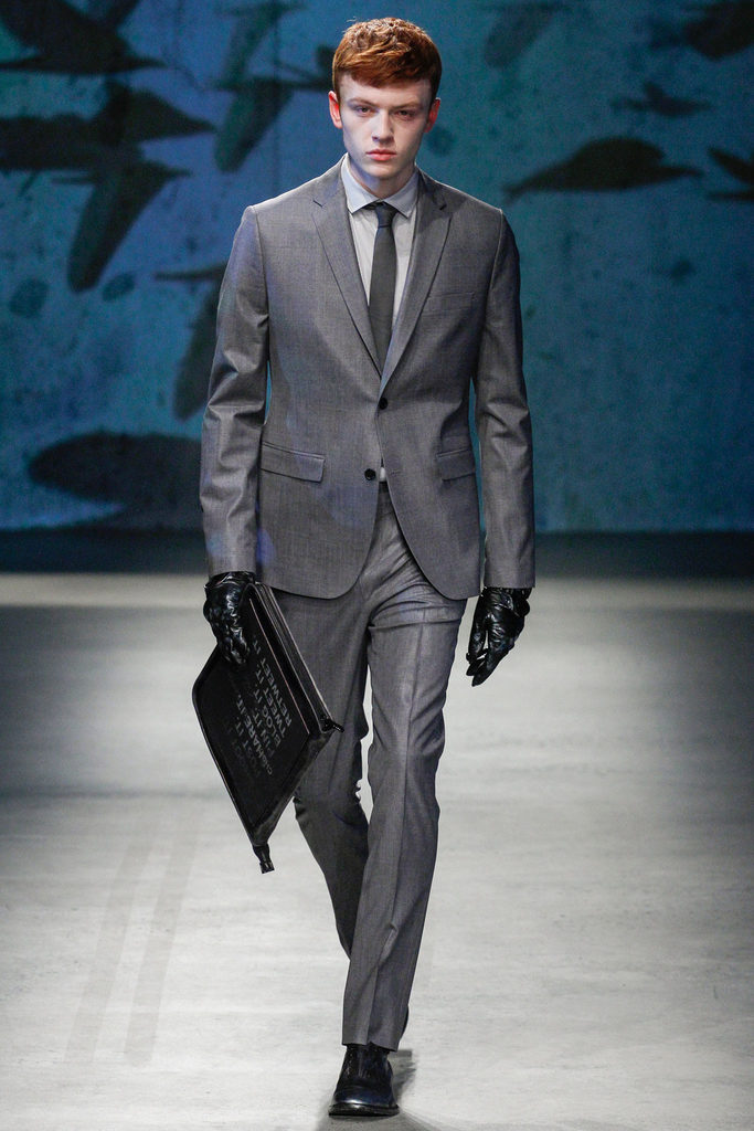 Kenneth Cole Collection 2013ﶬϵУŦԼʱװܣͼƬ