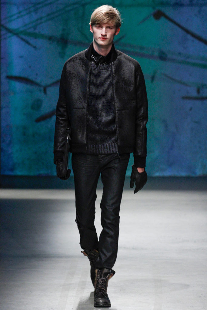 Kenneth Cole Collection 2013ﶬϵУŦԼʱװܣͼƬ