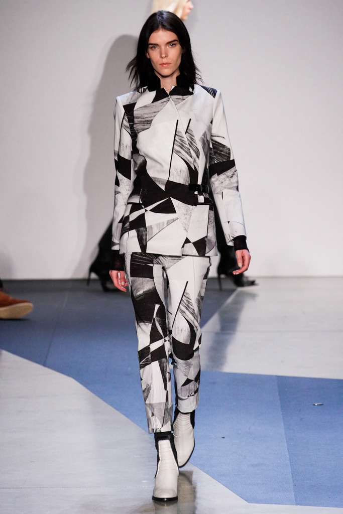 Helmut Lang 2013ﶬŮװϵУŦԼʱװܣͼƬ