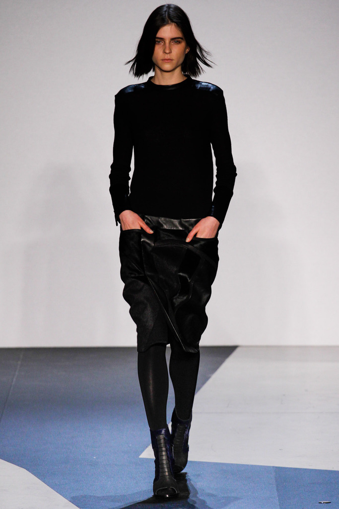 Helmut Lang 2013ﶬŮװϵУŦԼʱװܣͼƬ