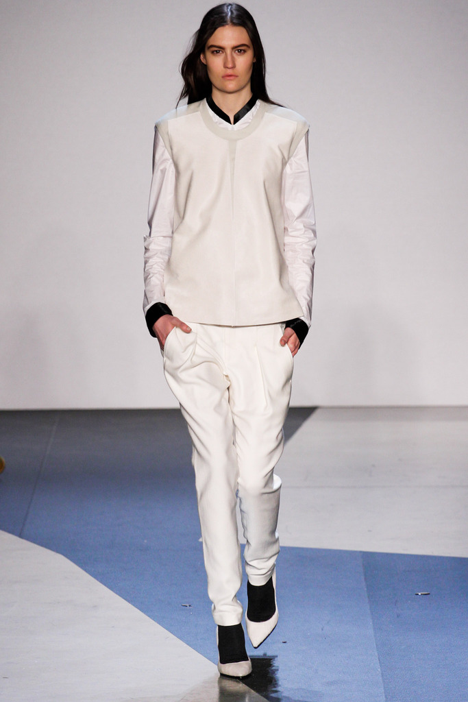 Helmut Lang 2013ﶬŮװϵУŦԼʱװܣͼƬ