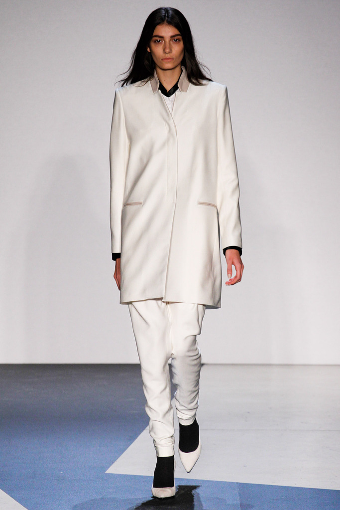 Helmut Lang 2013ﶬŮװϵУŦԼʱװܣͼƬ