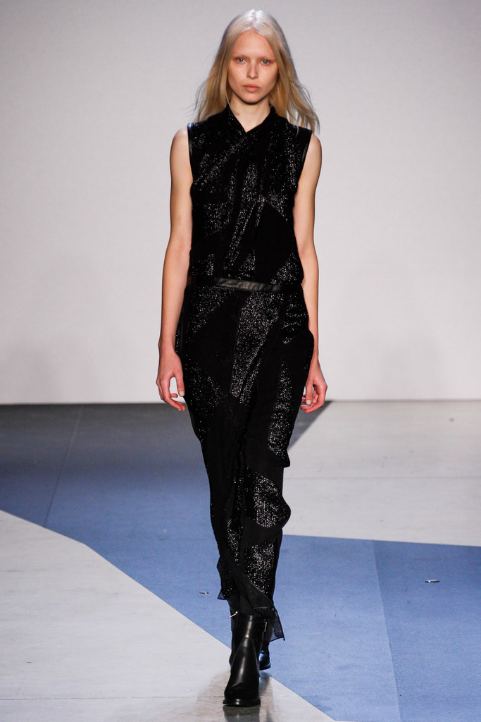 Helmut Lang 2013ﶬŮװϵУŦԼʱװܣͼƬ