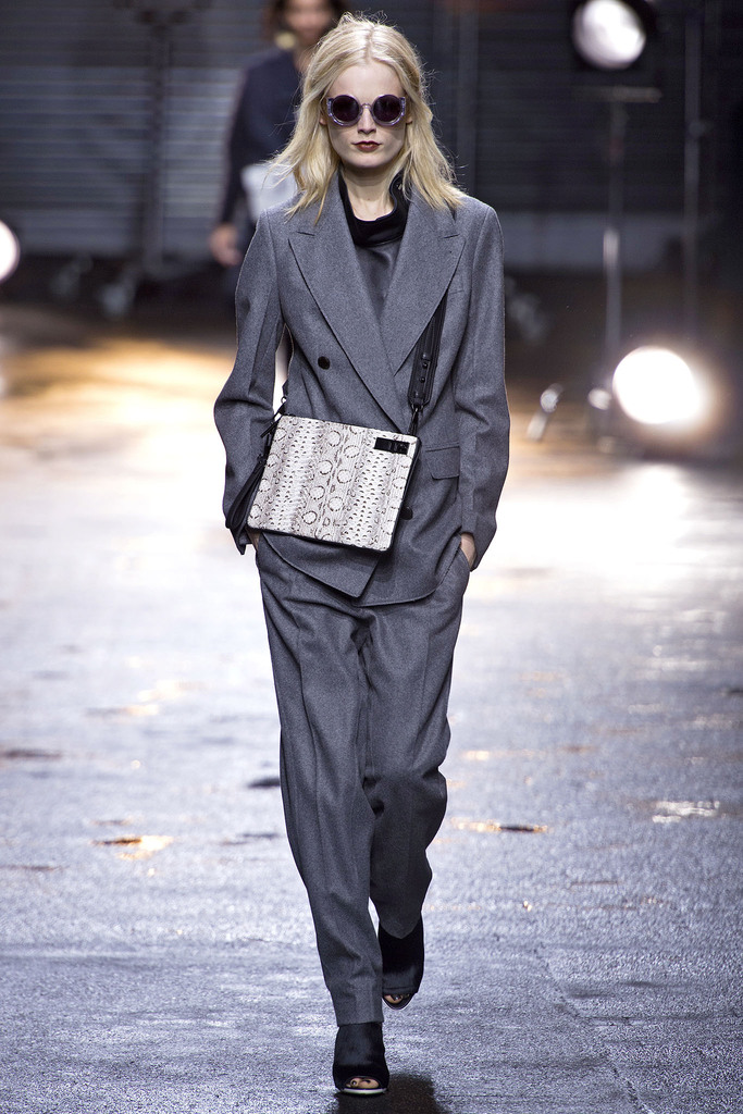 3.1 Phillip Lim 2013ﶬŮװϵУŦԼʱװܣͼƬ