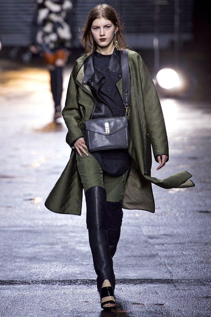 3.1 Phillip Lim 2013ﶬŮװϵУŦԼʱװܣͼƬ