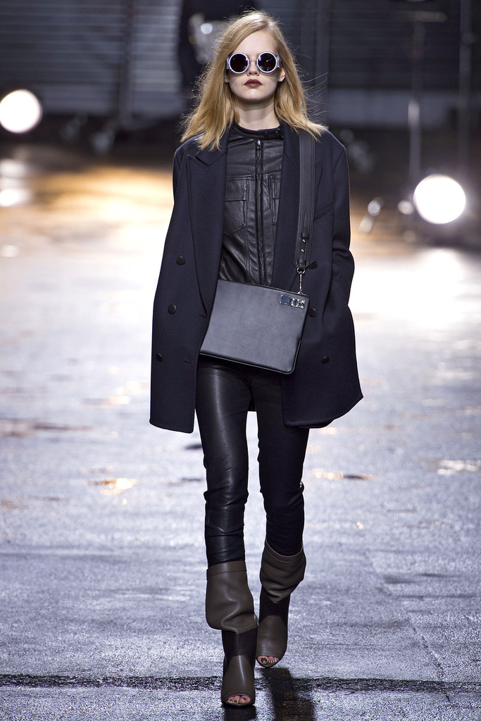 3.1 Phillip Lim 2013ﶬŮװϵУŦԼʱװܣͼƬ