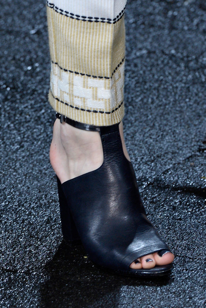 3.1 Phillip Lim 2013ﶬŮװϵУŦԼʱװܣͼƬ