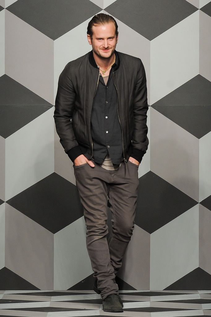 Robert Geller 2013ﶬbϵиDƬ