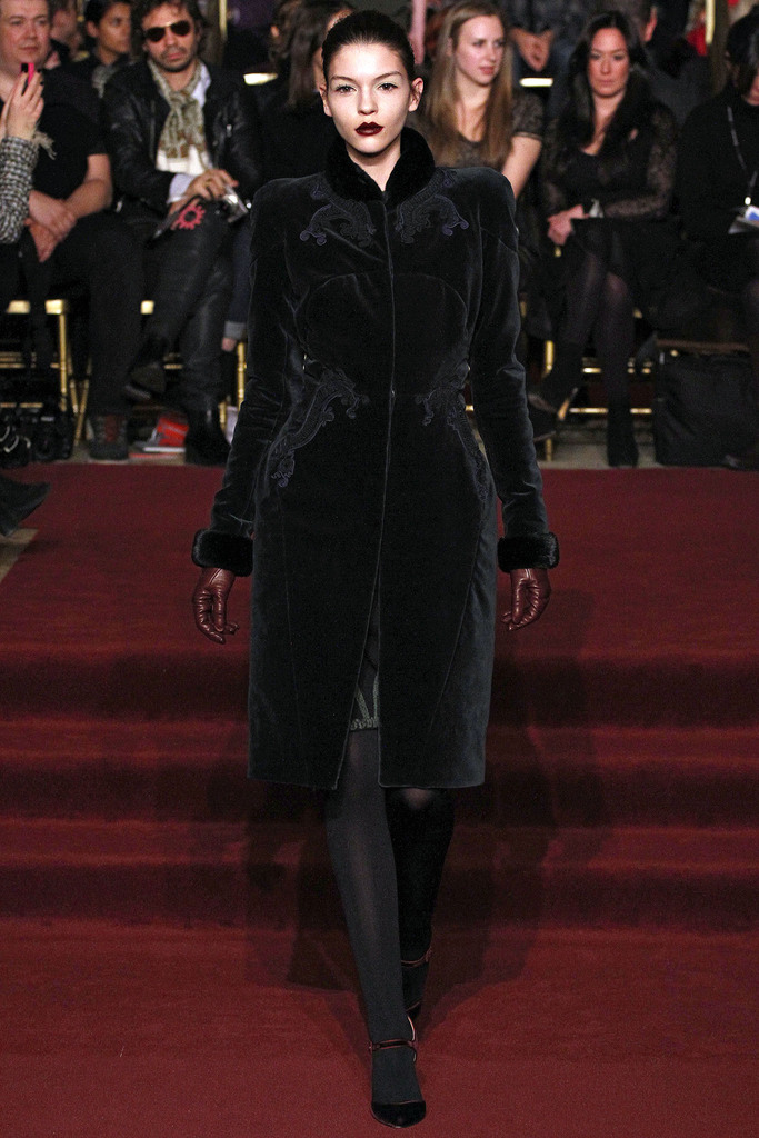 Zac Posen 2013ﶬŮbϵУ~srbܣDƬ