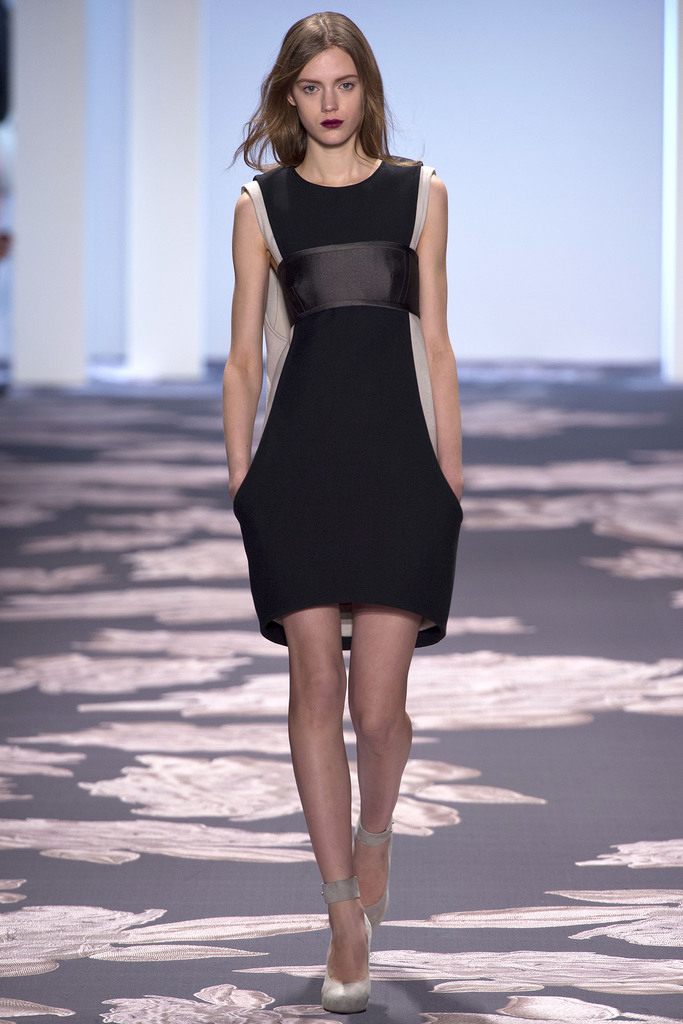 Vera Wang 2013ﶬŮװϵУŦԼʱװܣͼƬ