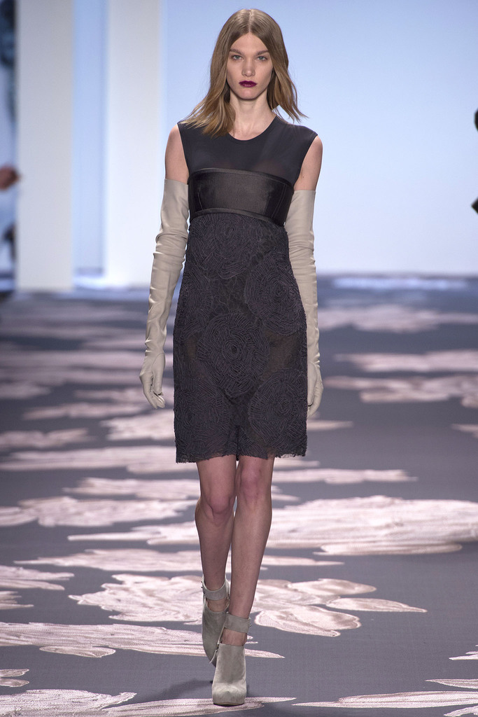 Vera Wang 2013ﶬŮװϵУŦԼʱװܣͼƬ