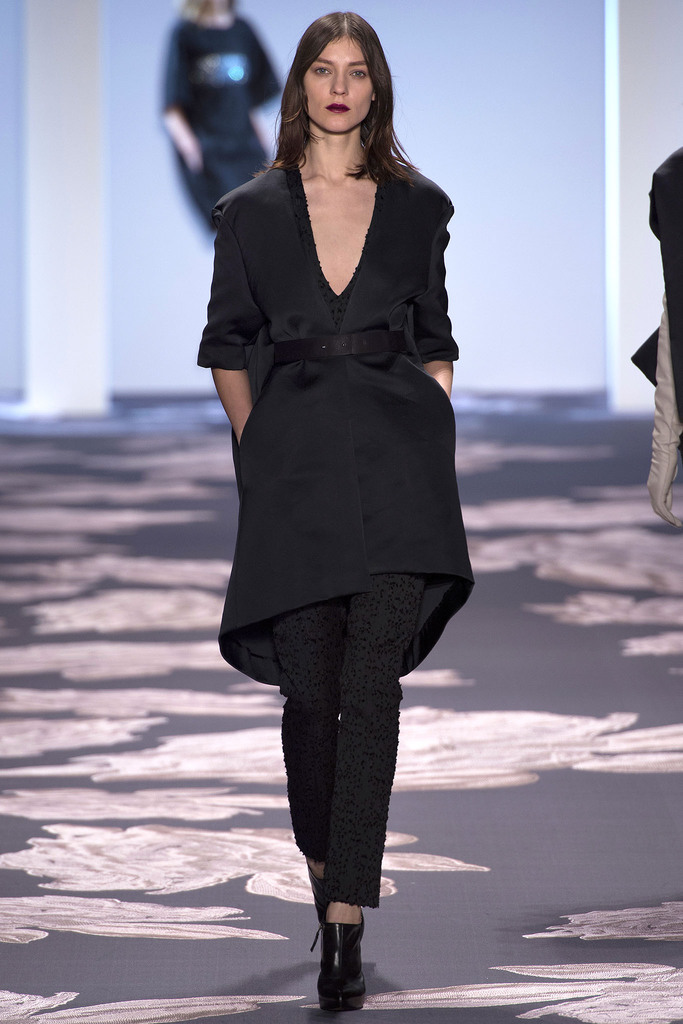 Vera Wang 2013ﶬŮװϵУŦԼʱװܣͼƬ