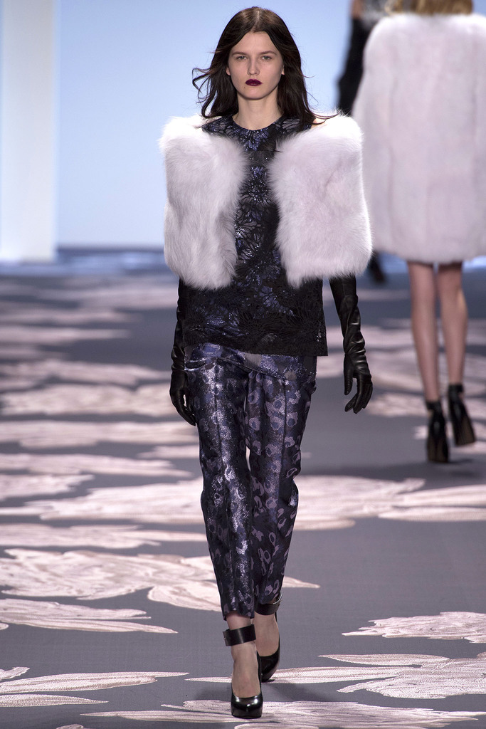 Vera Wang 2013ﶬŮװϵУŦԼʱװܣͼƬ