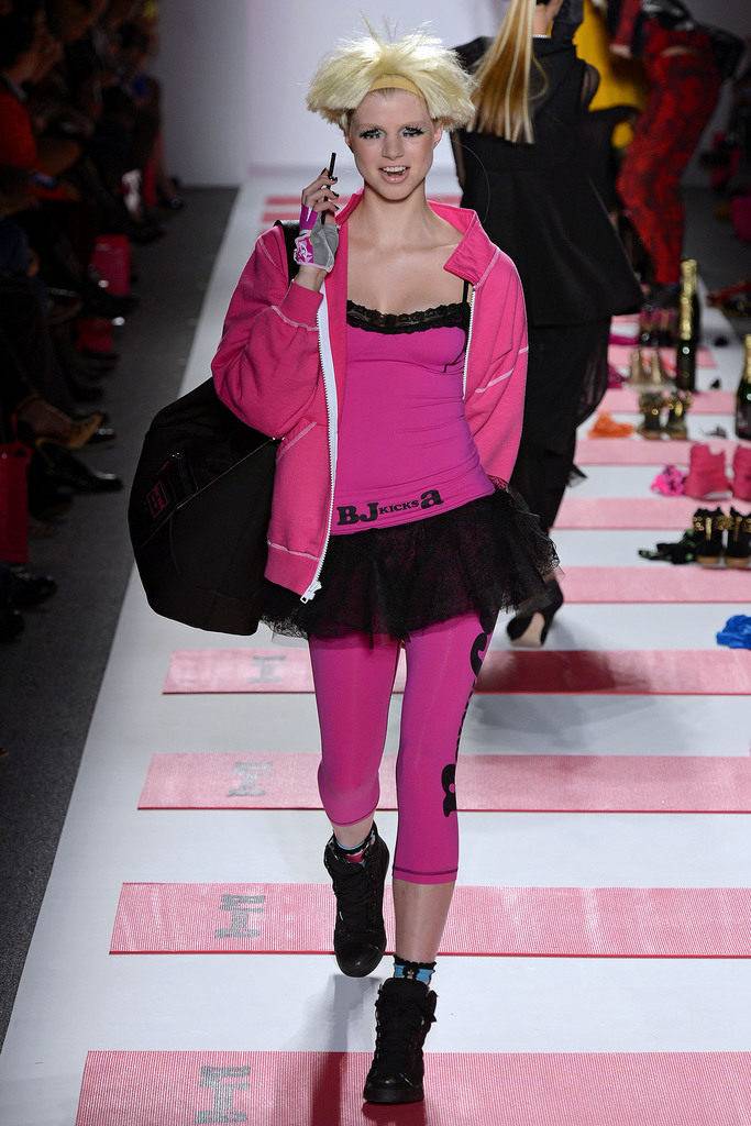 Betsey Johnson 2013ﶬŮװϵУŦԼʱװܣͼƬ