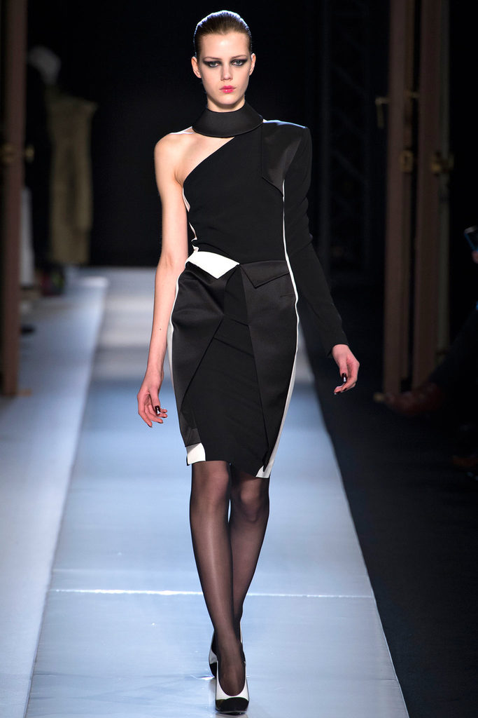 Roland Mouret 2013ﶬŮbϵУrbܣDƬ