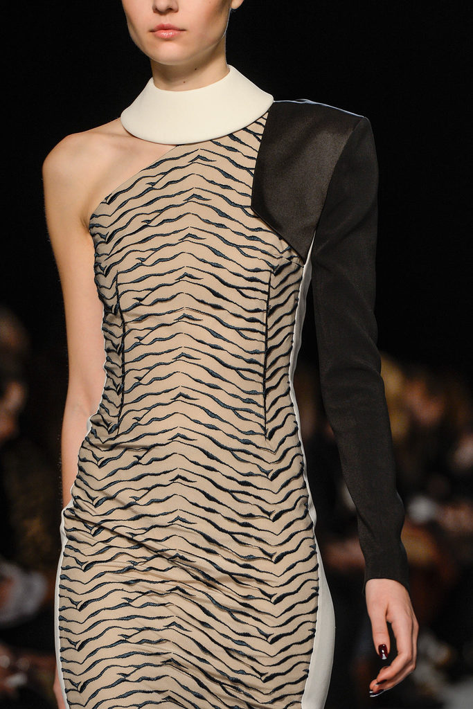Roland Mouret 2013ﶬŮbϵУrbܣDƬ