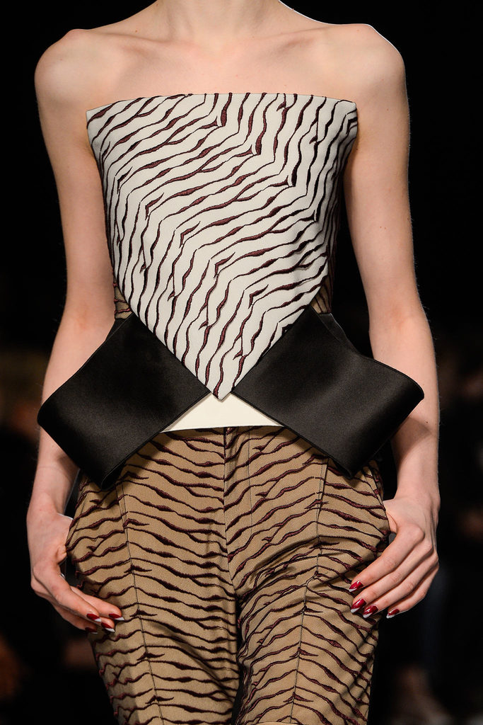 Roland Mouret 2013ﶬŮbϵУrbܣDƬ