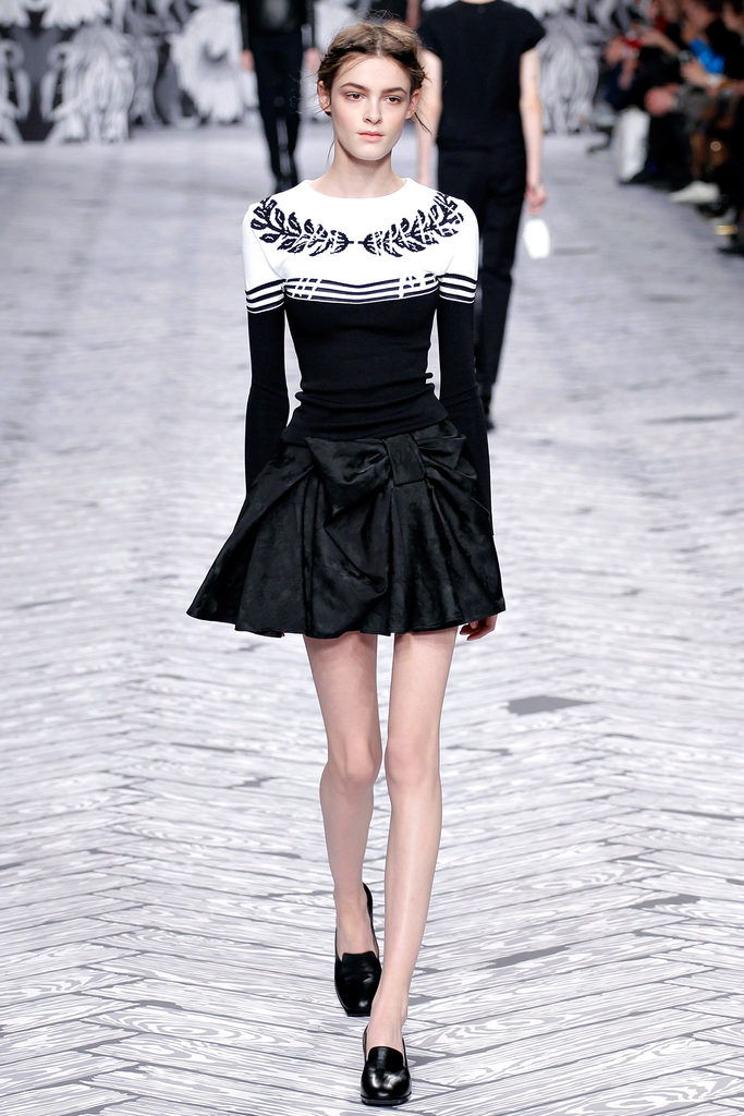 Viktor & Rolf 2013ﶬŮװϵУʱװܣͼƬ