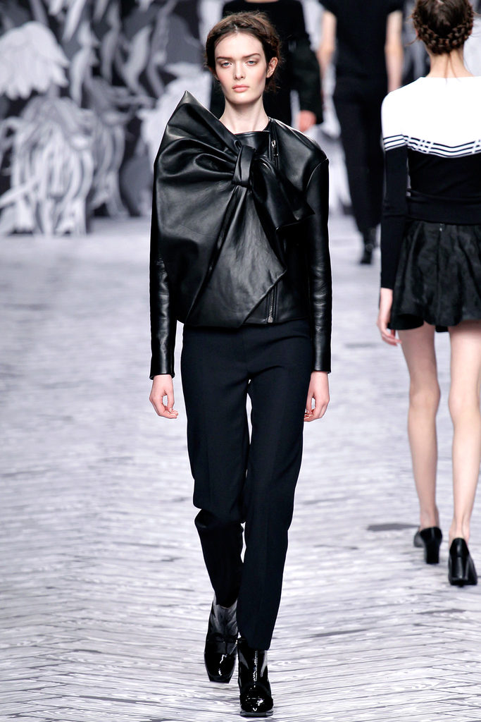 Viktor & Rolf 2013ﶬŮװϵУʱװܣͼƬ