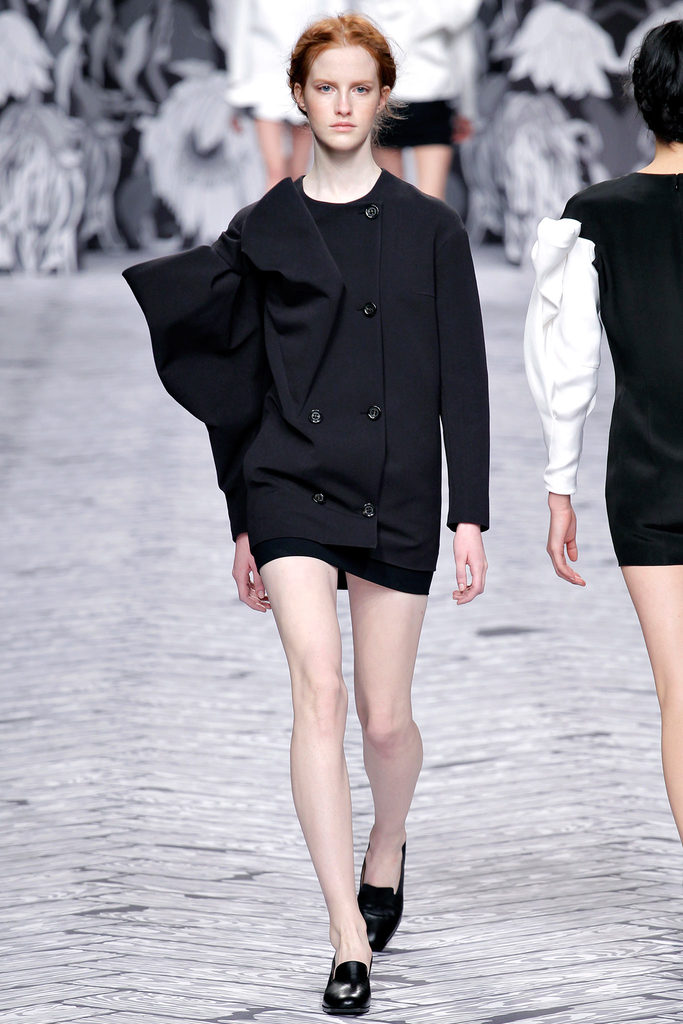 Viktor & Rolf 2013ﶬŮװϵУʱװܣͼƬ