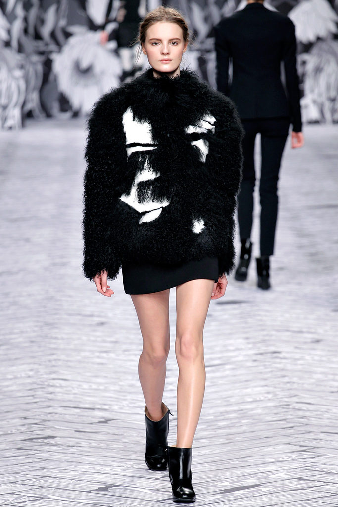 Viktor & Rolf 2013ﶬŮװϵУʱװܣͼƬ