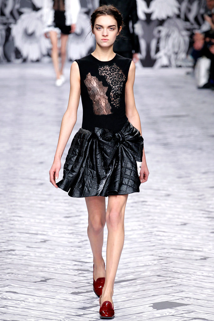 Viktor & Rolf 2013ﶬŮװϵУʱװܣͼƬ