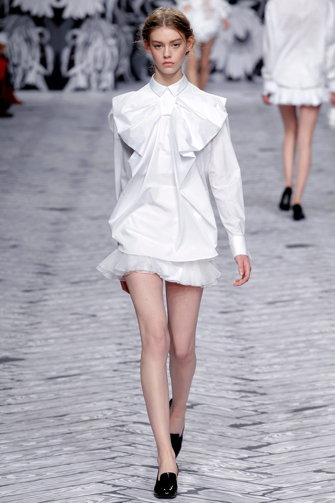 Viktor & Rolf 2013ﶬŮbϵУrbܣDƬ