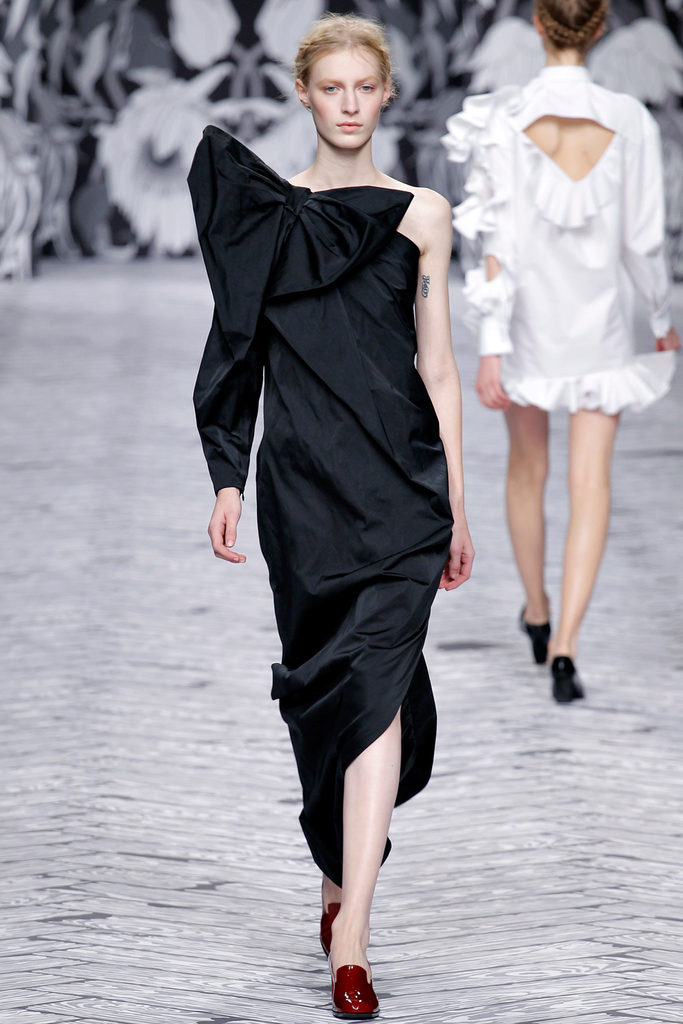 Viktor & Rolf 2013ﶬŮװϵУʱװܣͼƬ