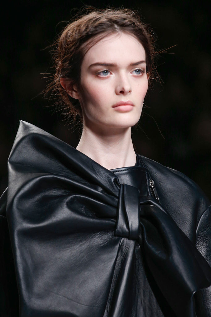 Viktor & Rolf 2013ﶬŮװϵУʱװܣͼƬ