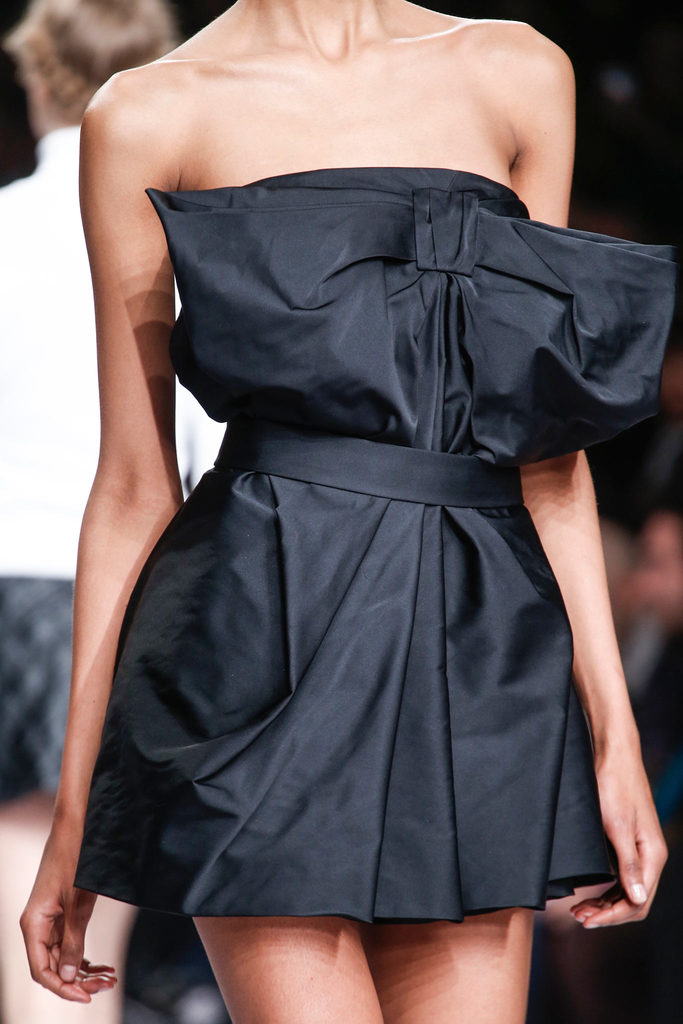 Viktor & Rolf 2013ﶬŮװϵУʱװܣͼƬ