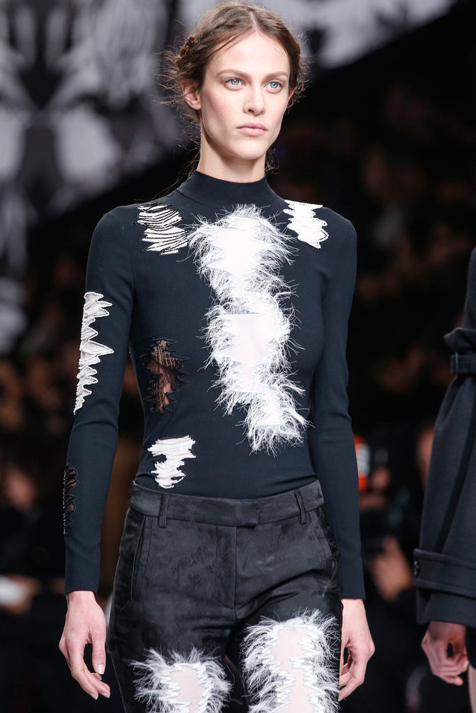 Viktor & Rolf 2013ﶬŮbϵУrbܣDƬ
