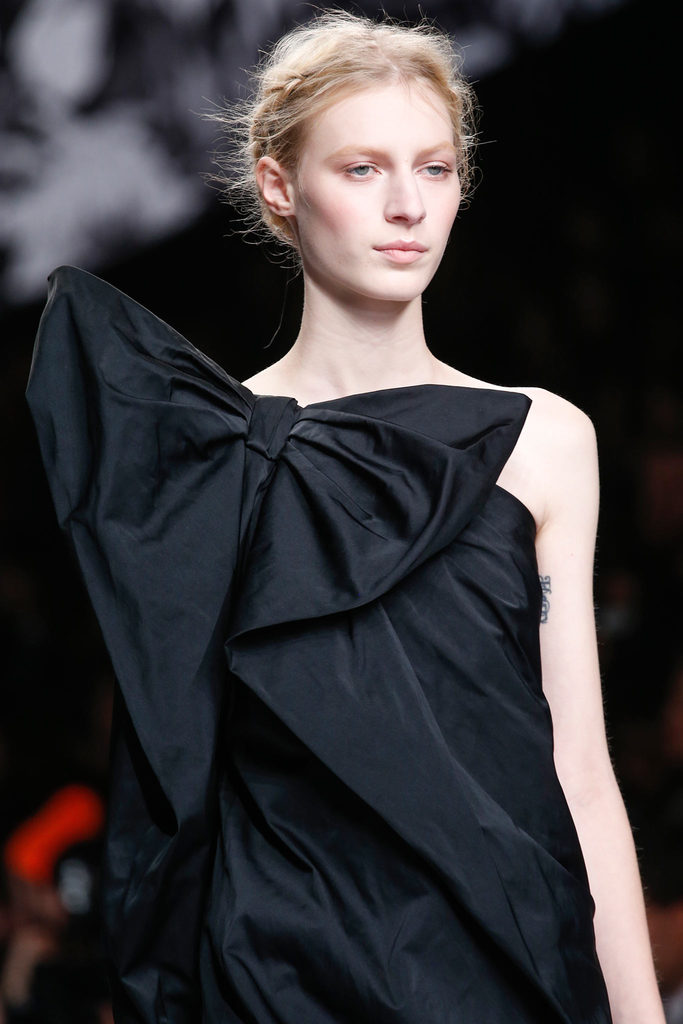 Viktor & Rolf 2013ﶬŮװϵУʱװܣͼƬ